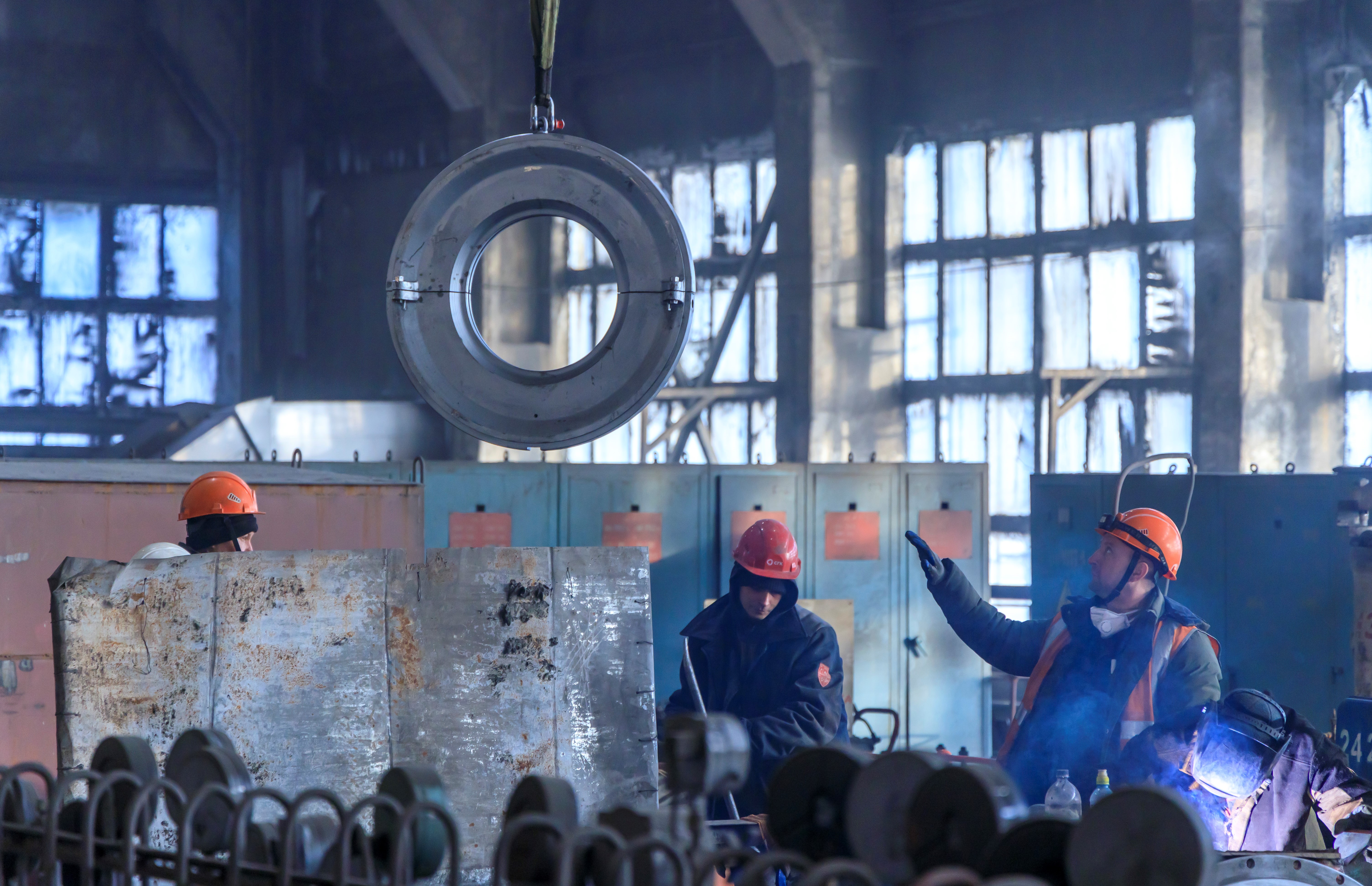 Ветераны энергетической отрасли и первостроители Приморской ГРЭС увидели, как идет ее модернизация. Фоторепортаж 