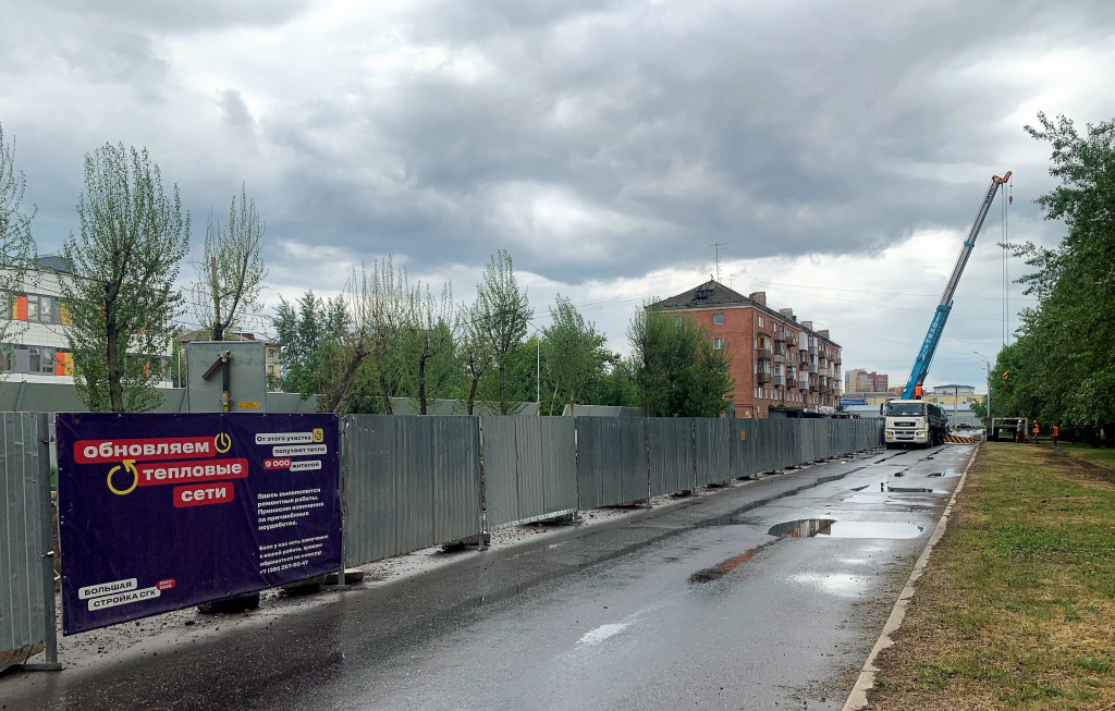 Периодически дорогу на Волгоградской занимает спецтехника