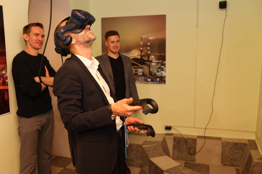 Сергей Пушкин впервые видит Кемеровскую ГРЭС сквозь линзы VR-очков