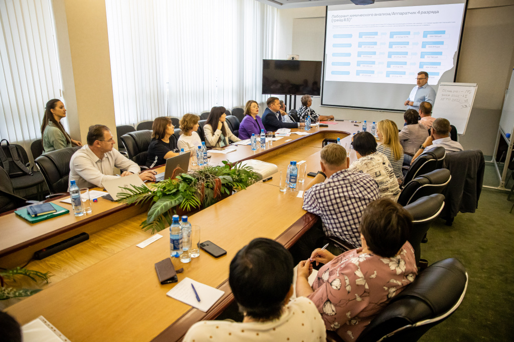 Встреча директора по персоналу СГК с представителями профсоюзов. Фото А.Ощепков