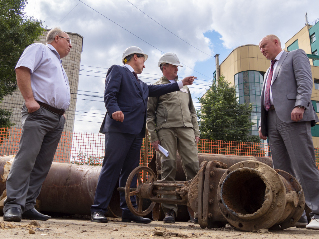 Не до шуток: ремонты теплосетей в Новосибирске синхронизированы с проектом «Безопасные и качественные дороги»