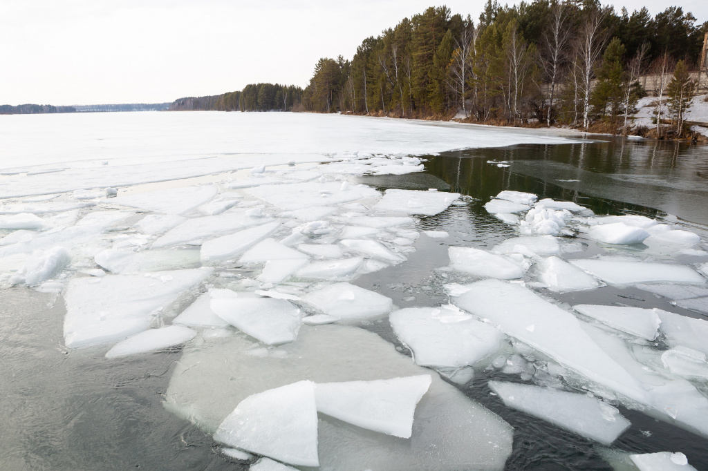 После зимы толщина льда на Кане — больше 50 сантиметров