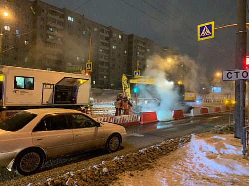 Тепло возвращается. Красноярские энергетики за ночь отремонтировали магистраль в микрорайоне Северный