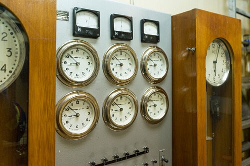 Часы из Ленинграда vs спутник ГЛОНАСС. Как на ТЭЦ следят за временем