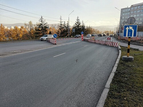 В Красноярске до конца октября сохранятся ограничения движения на улице Дубровинского из-за прокладки новой сети