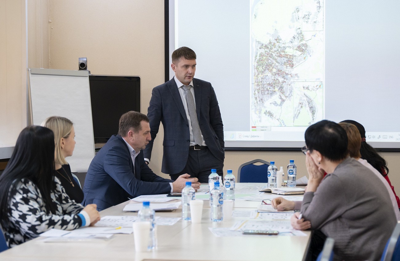 Замену теплосетей будем контролировать вместе: в Новосибирске обсудили планы летних работ с общественниками